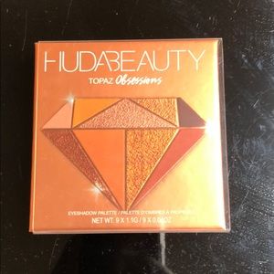 HUDA BEAUTY TOPAZ OBSESSIONS
